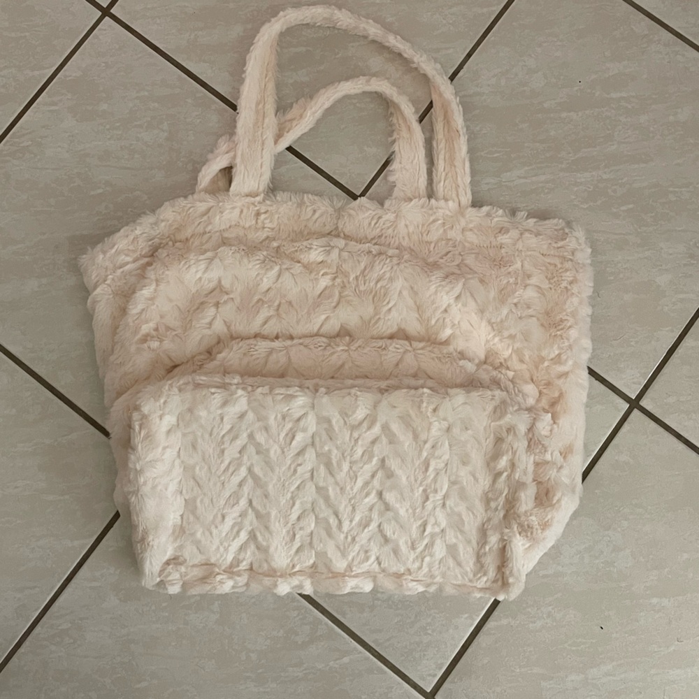 Soft Fuzzy Faux Fur Tote Bag - light pink/ beige